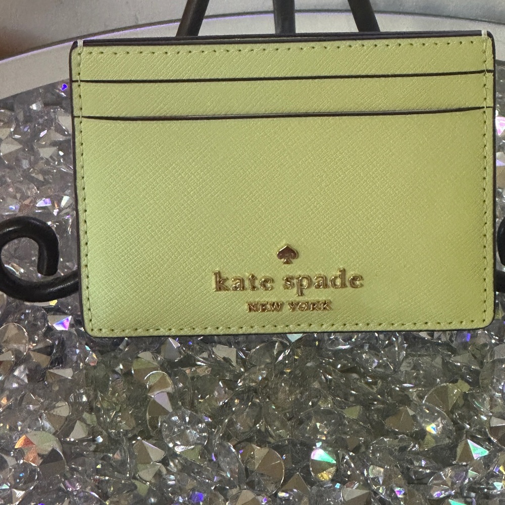 NWT - Kate Spade New York Madison Small Slim card Holder. Retail $89.00